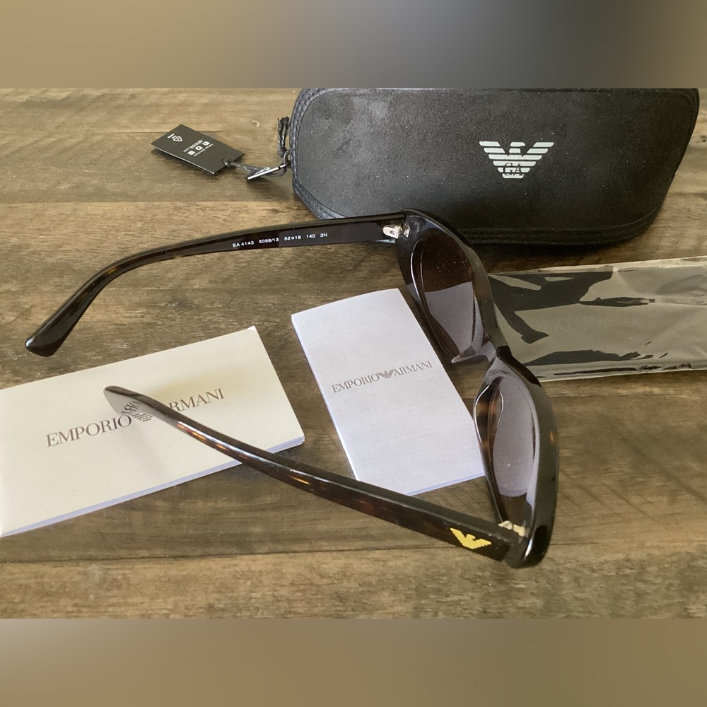 Emporio Armani cat-eye sunglasses - Picture 6 of 7
